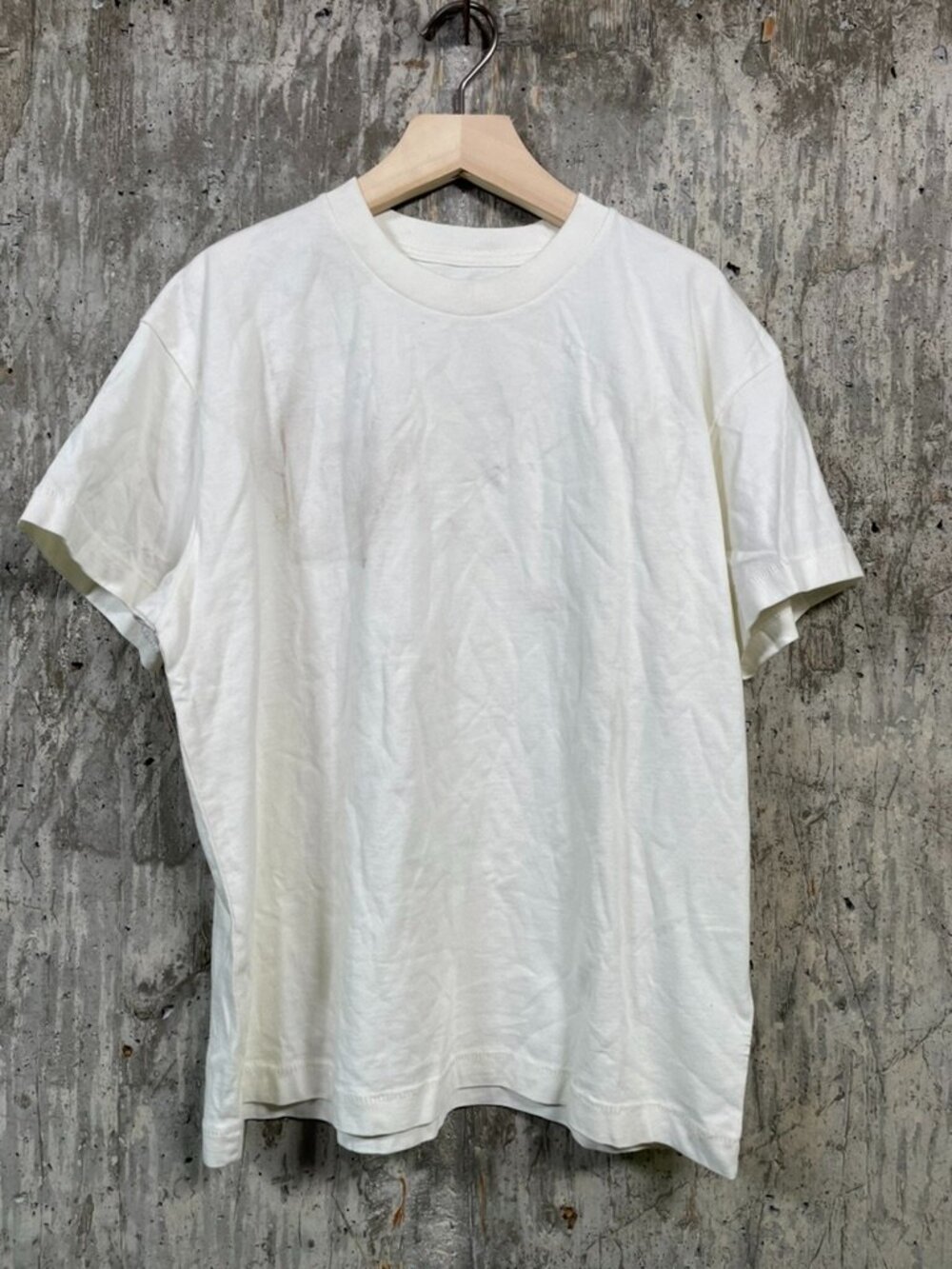 URBAN OUTFITTERS Men's Classic Fit T-Shirt Size S in Whisper White